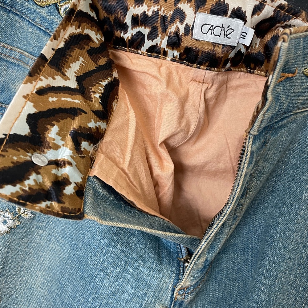 Cache Embroidered Jeans - Picture 6 of 6
